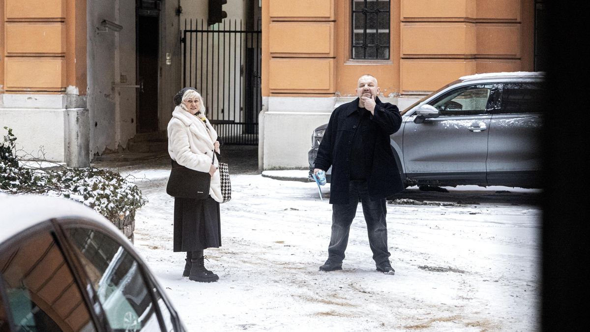 Obhájci: „Žalobkyně je podjatá.“ Začal soud v kauze, kterou manipuloval vrah